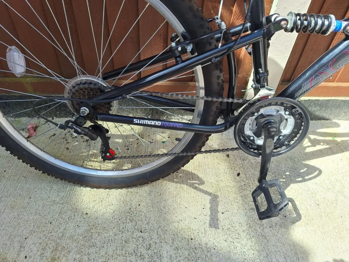 Teenage girls bike - Image 3