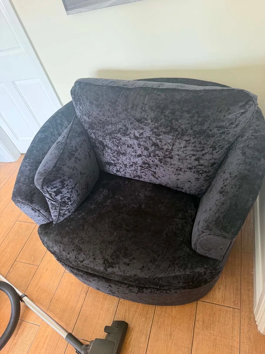 L shape and swivel couch - Image 1