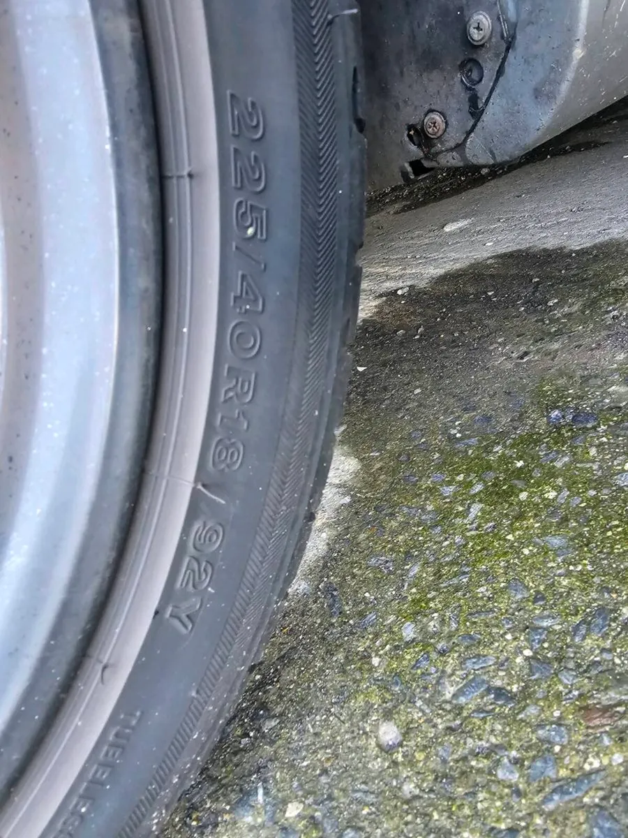 2012 mercedes w204 - Image 2