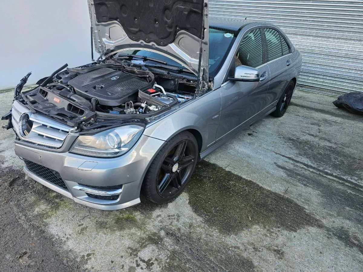 2012 mercedes w204 - Image 3
