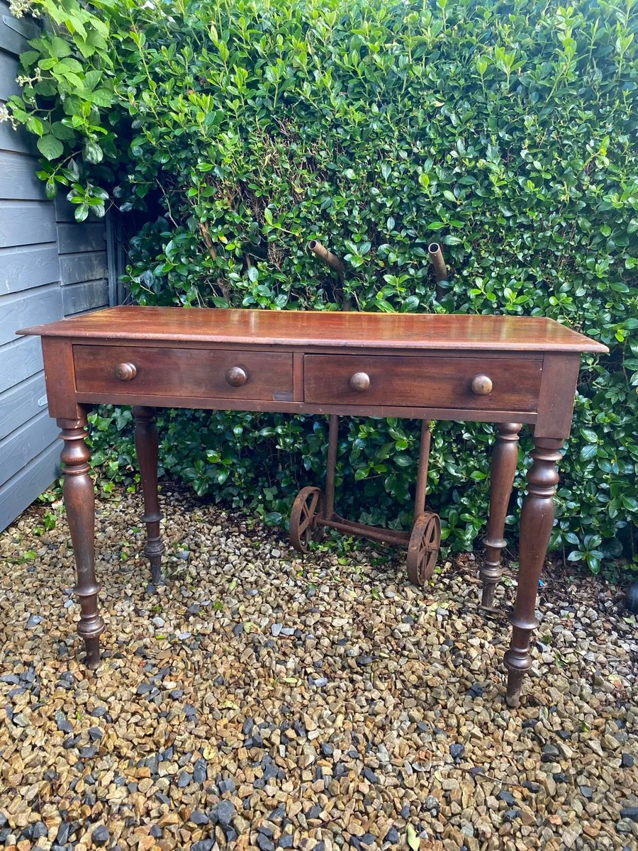 Mahogany hall table - Image 1