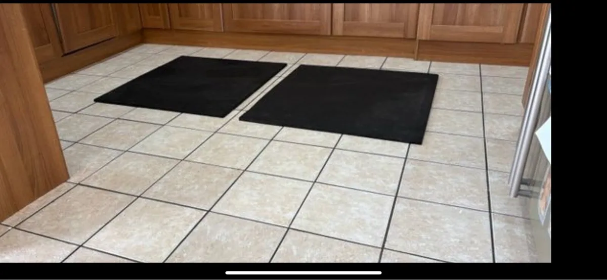 4 X RUBBER GYM HEAVY DUTY MATS, 1 M X 1 M!