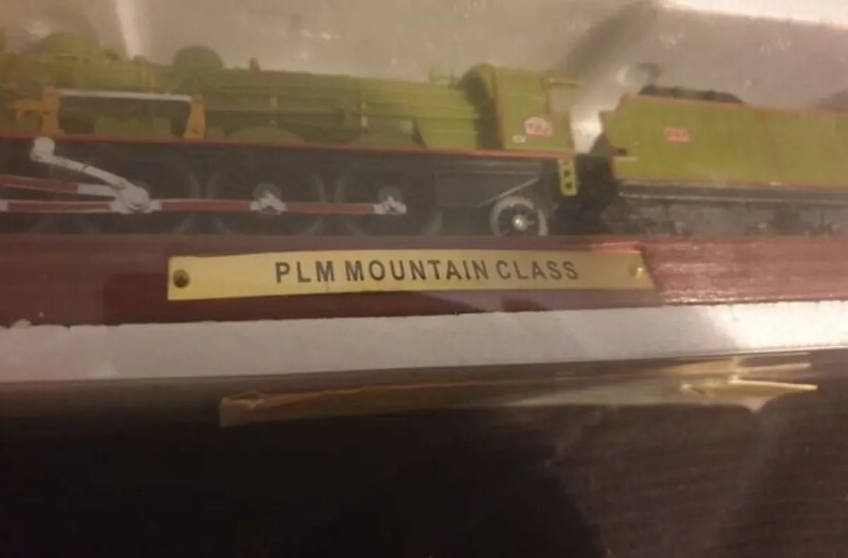 3 VINTAGE LOCOMOTIVE 🚂 DISPLAY MODELS FOR SALE - Image 4