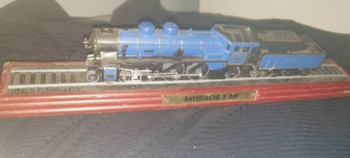 3 VINTAGE LOCOMOTIVE 🚂 DISPLAY MODELS FOR SALE - Image 1