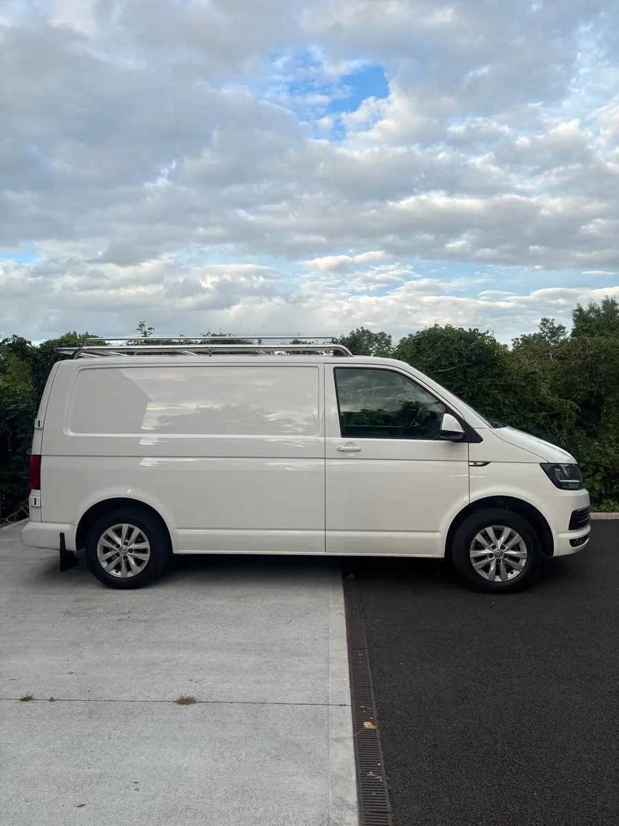 Volkswagen Transporter - Image 4
