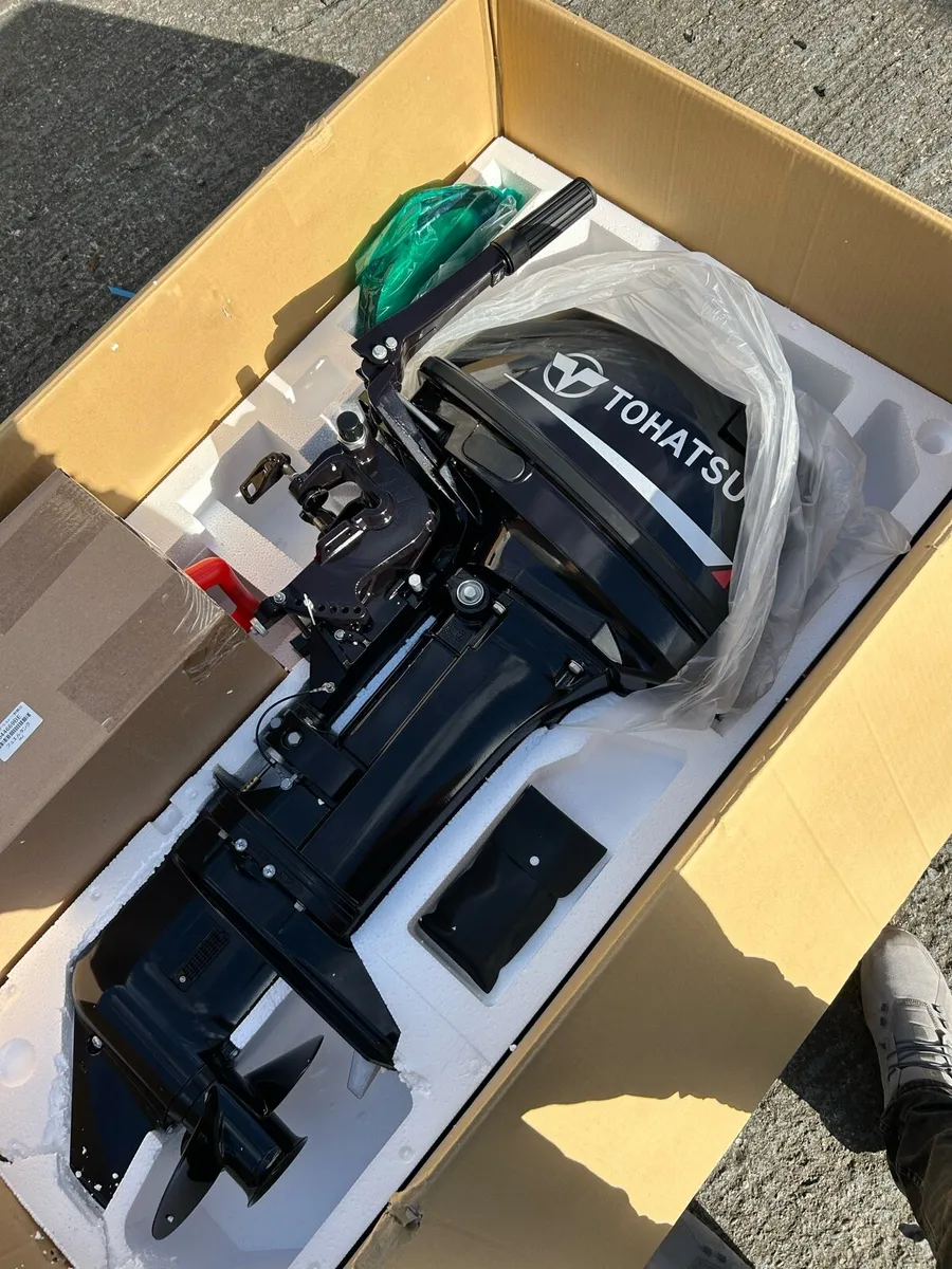 * New in Box* Tohatsu 18hp 2 Stroke Outboard. - Image 1