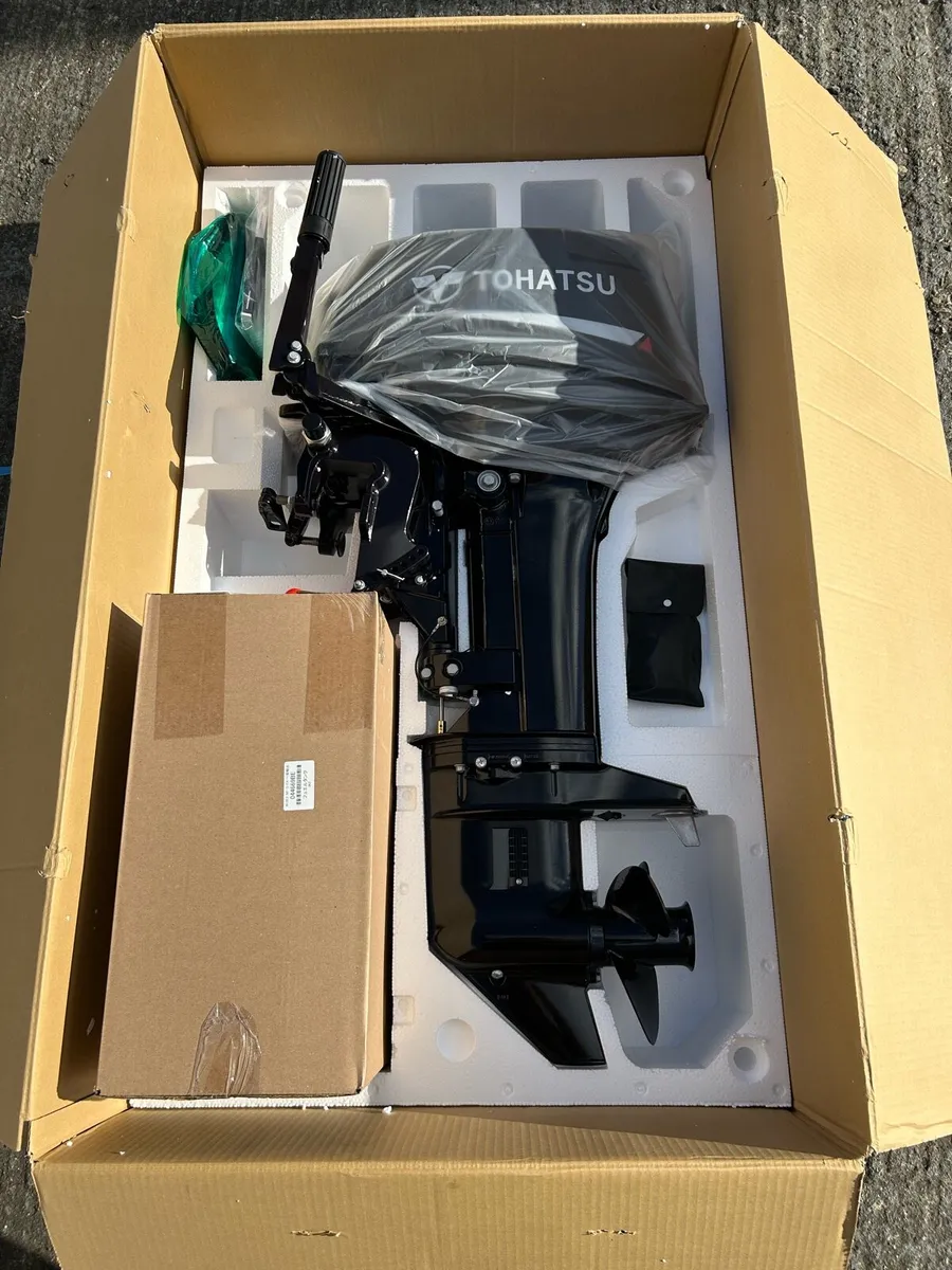 * New in Box* Tohatsu 18hp 2 Stroke Outboard. - Image 3