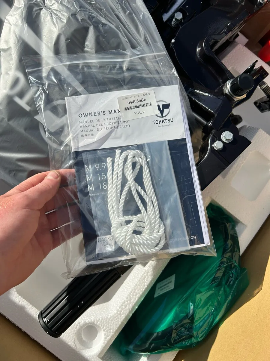 * New in Box* Tohatsu 18hp 2 Stroke Outboard. - Image 4