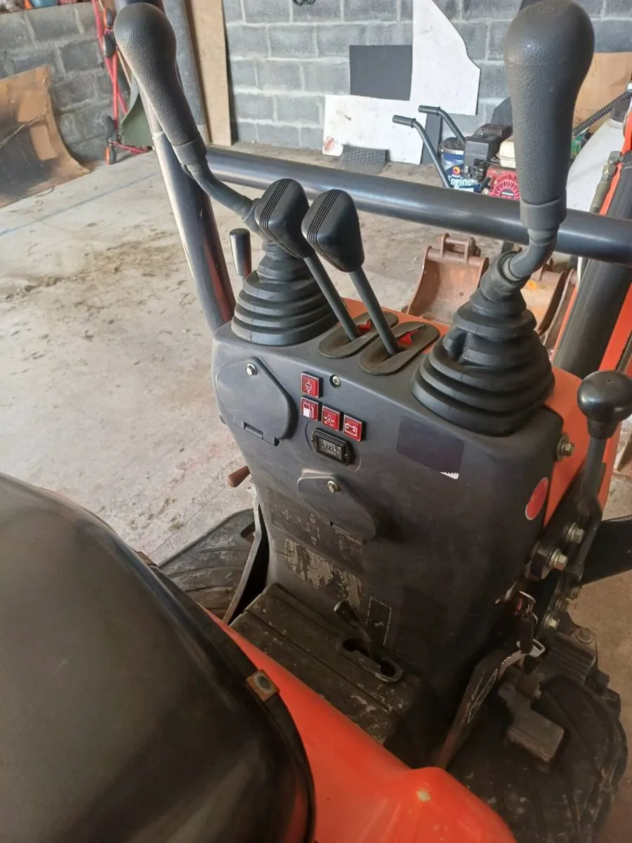 Kubota mini digger - Image 3