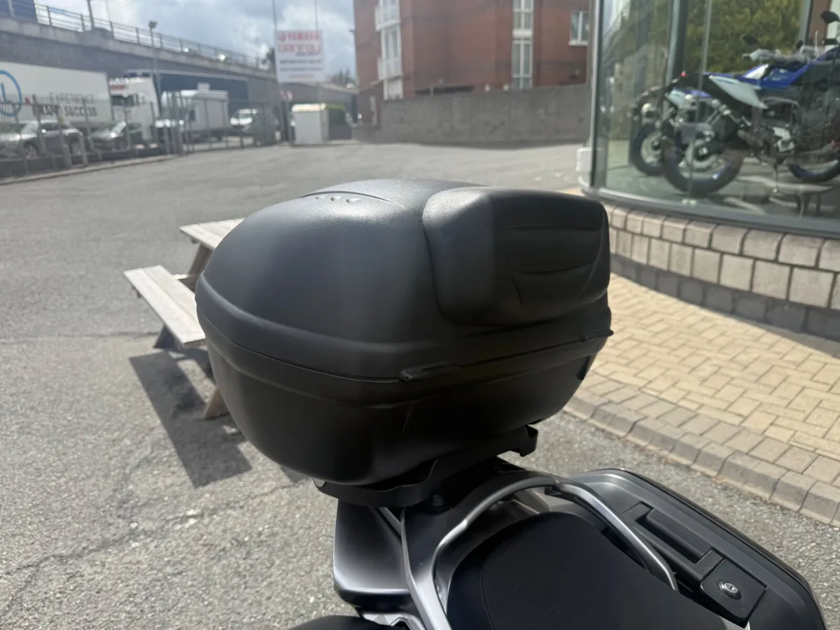 2011 Yamaha FJR 1300 - Image 4