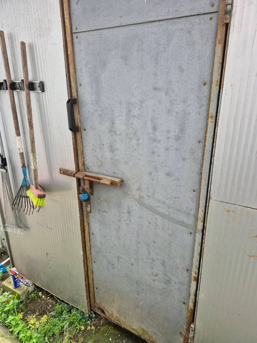 Selfmade shed , thick walls - Image 4
