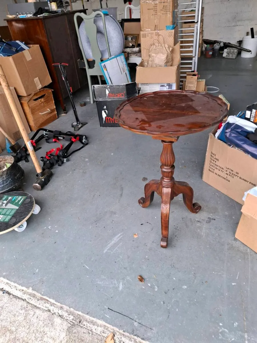 Plant stand - Image 1