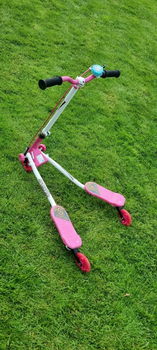 Sporter 3 Wheel Swing Scooter - Image 3