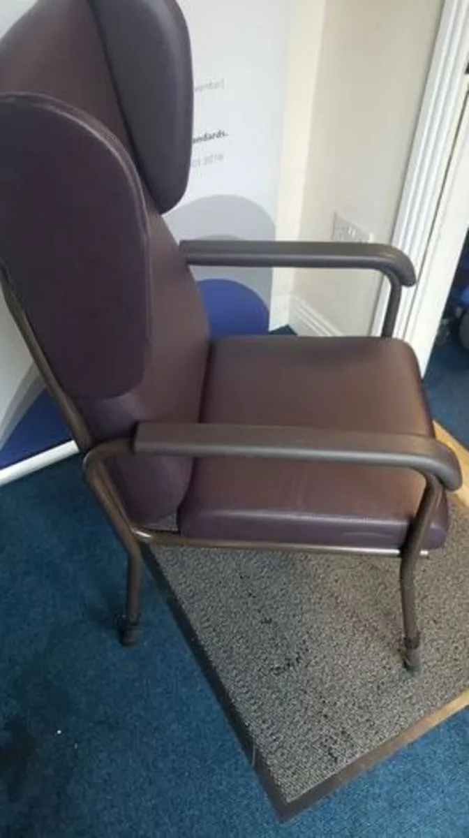 Orthopaedic (hip) chair - Image 2