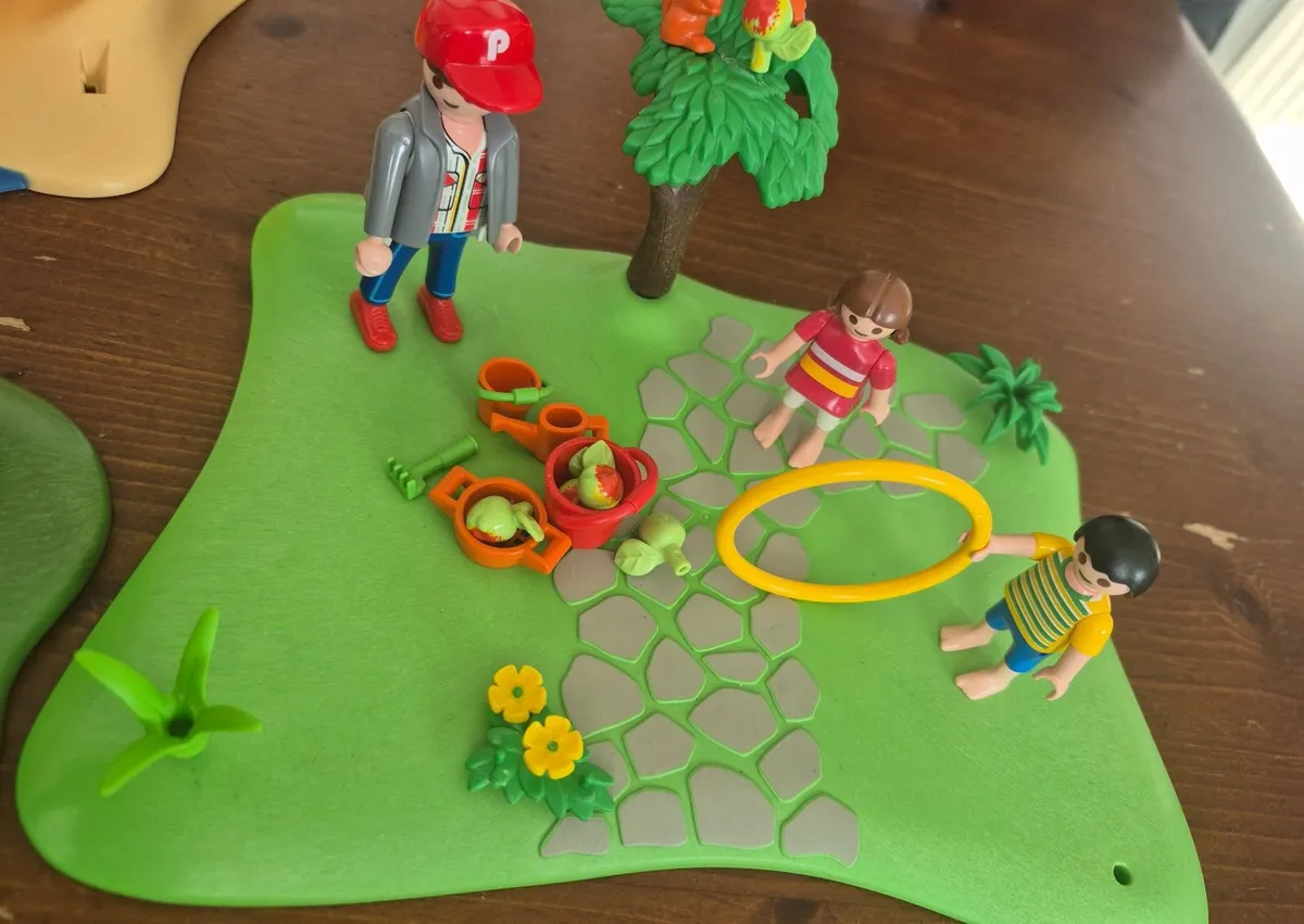 Toys - Image 4