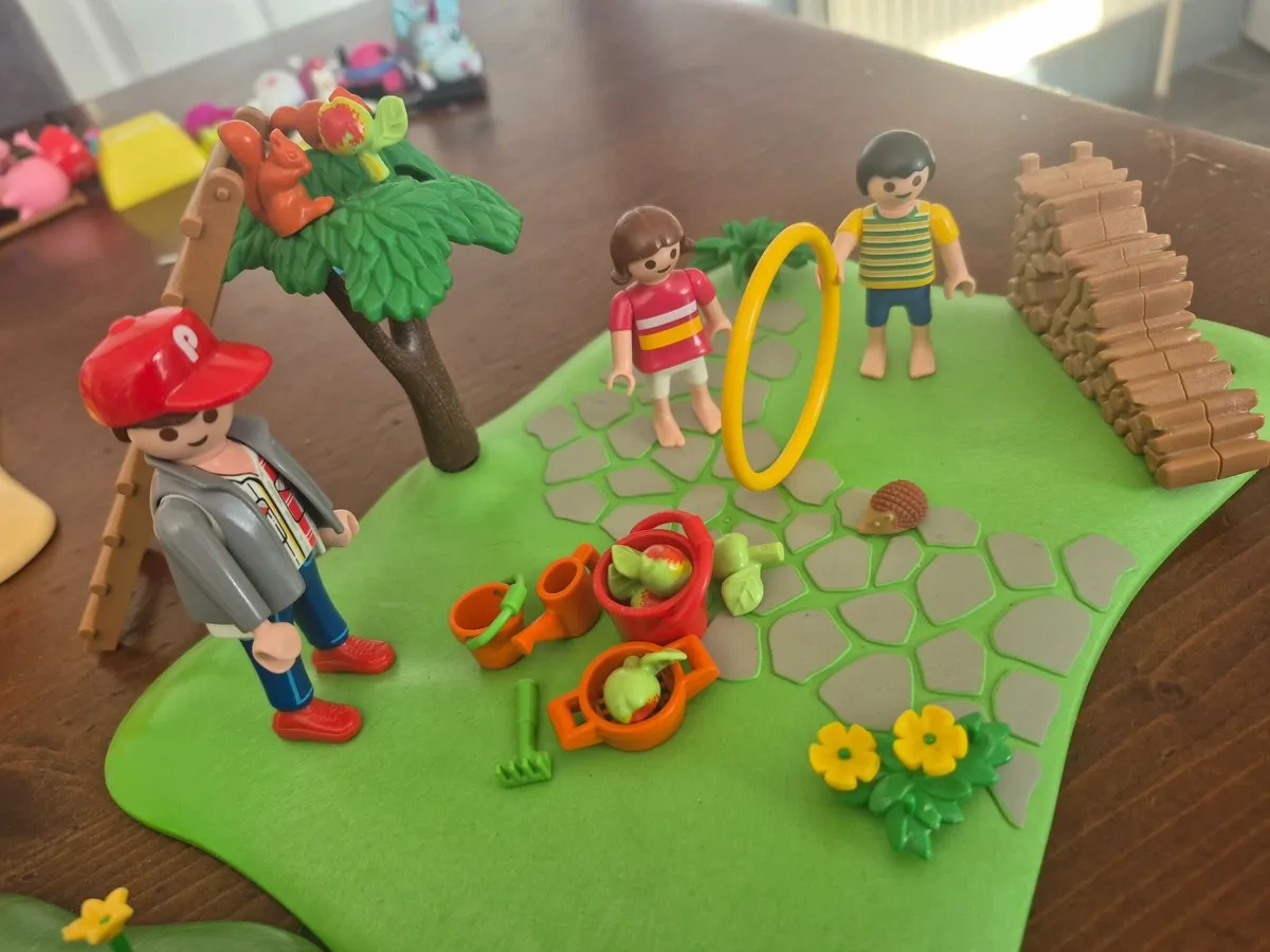 Toys - Image 2