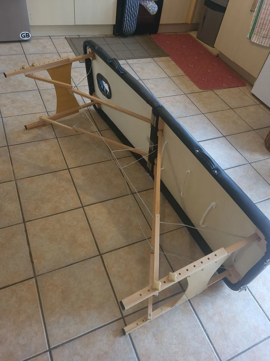 Brand new Massage table - Image 2