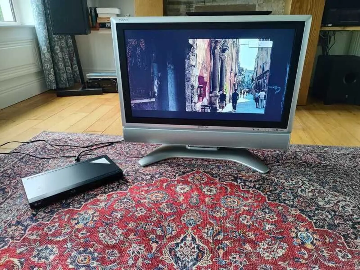 Sharp Aquos TV - Image 3
