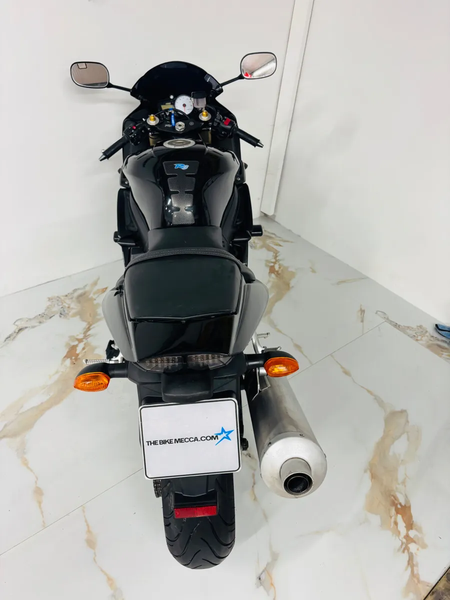 YAMAHA YZF R6 2006 - Image 3