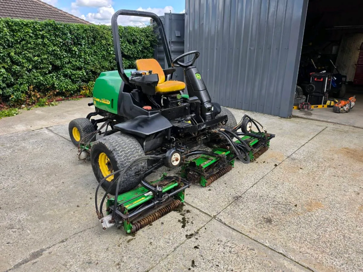 John deere fairway mower - Image 1