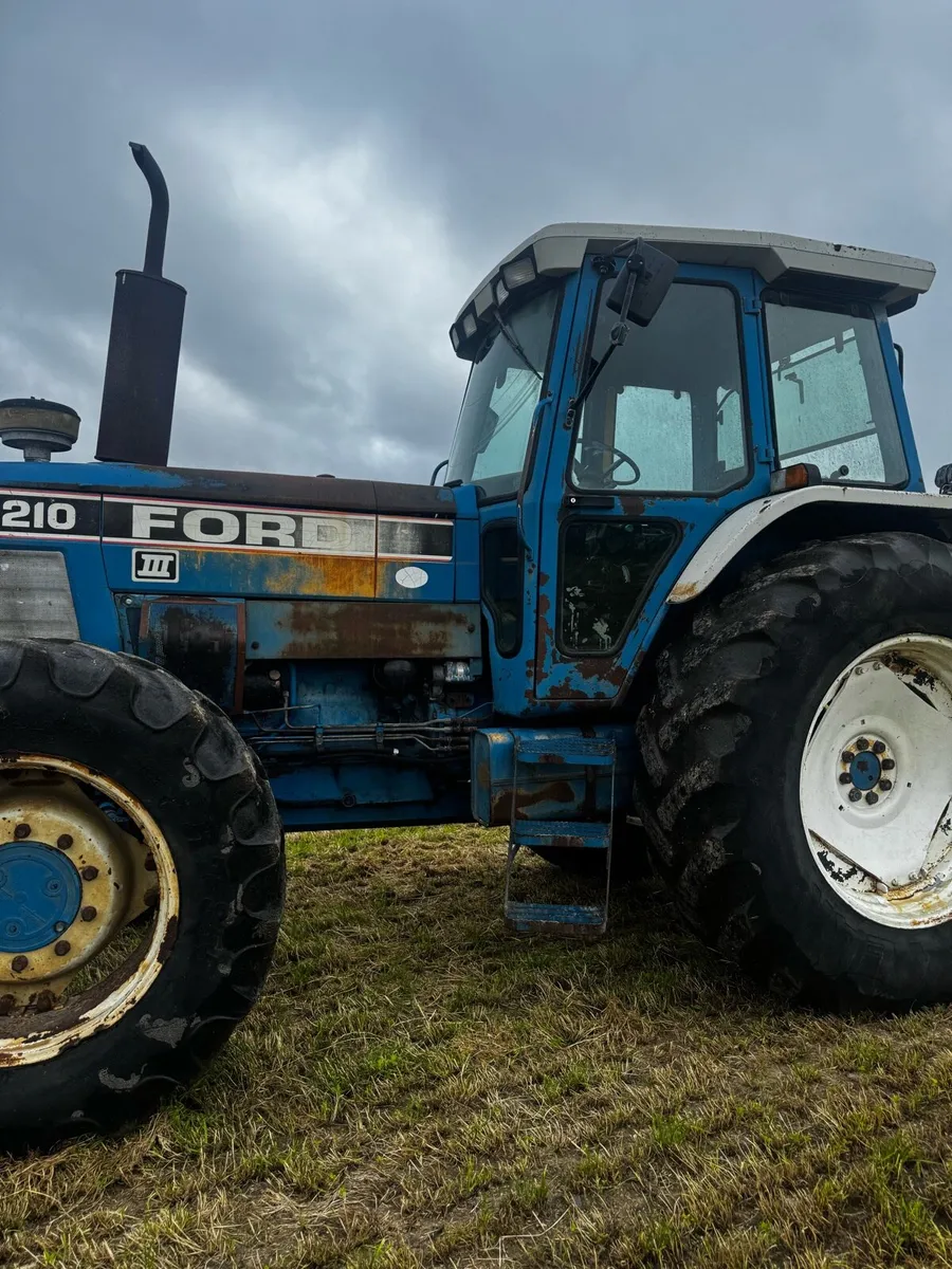 Ford 8210 - Image 2