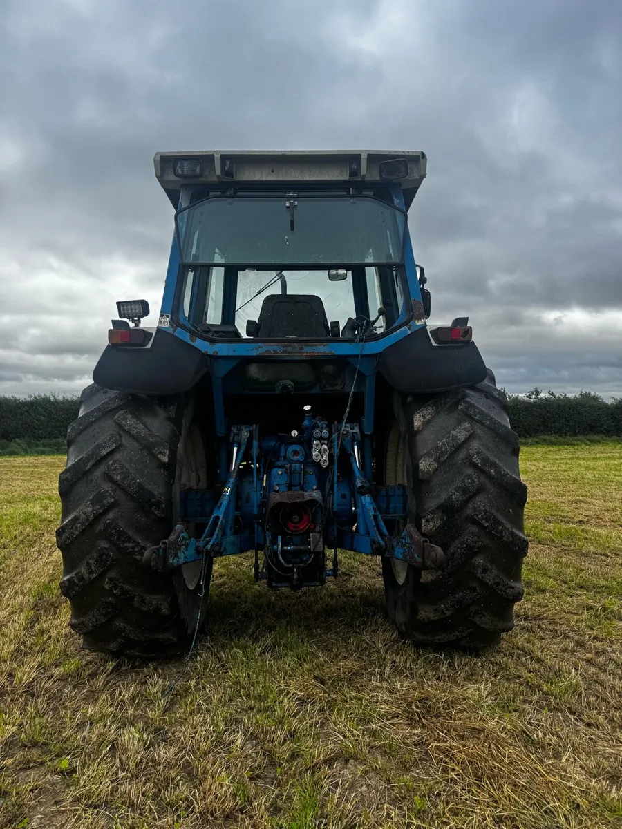 Ford 8210 - Image 3