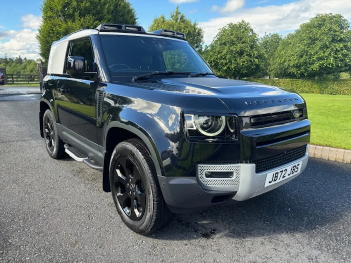 Land Rover Defender 2022 - Image 1
