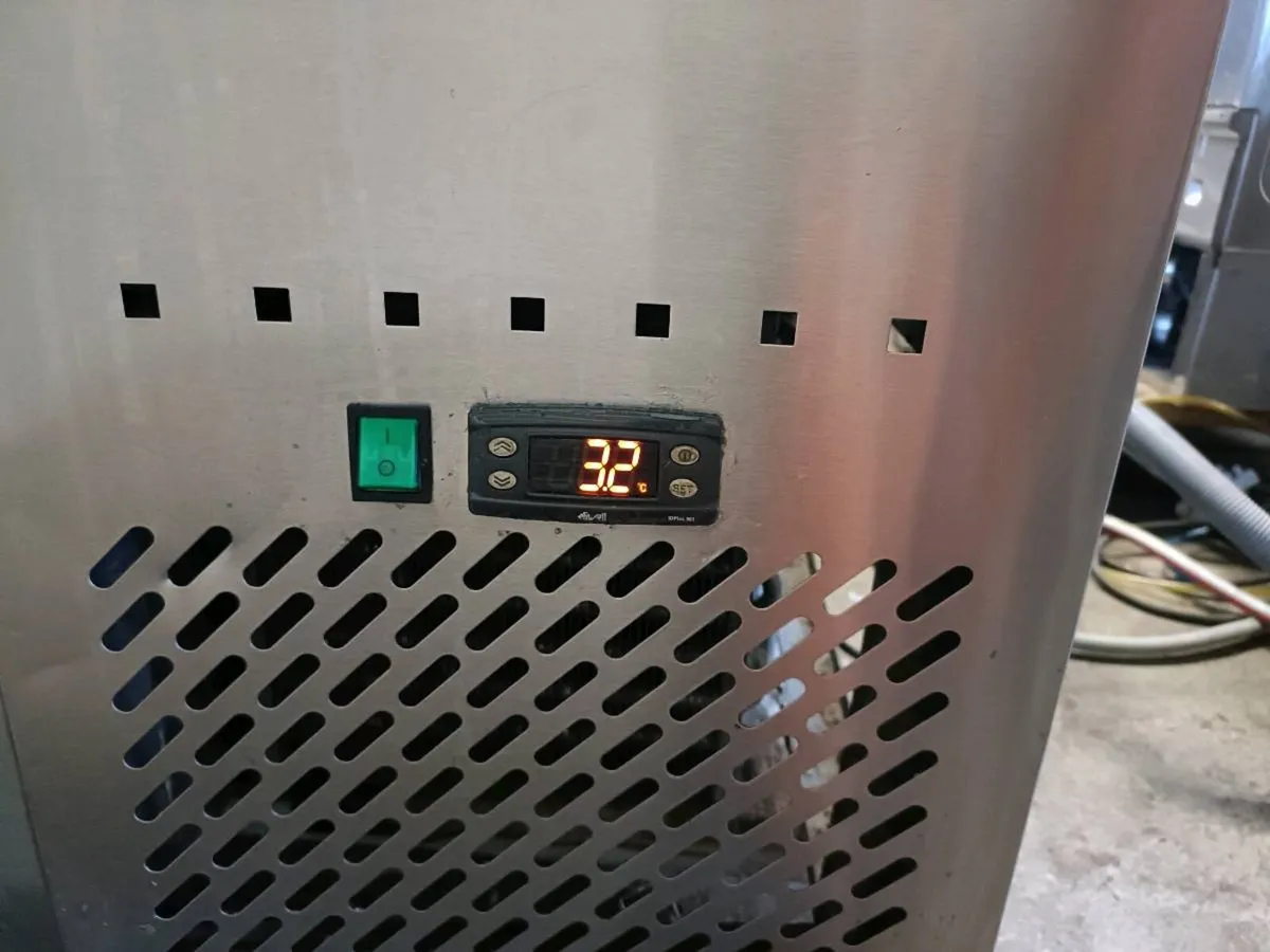 Service saladette fridge or pizza fridge - Image 1