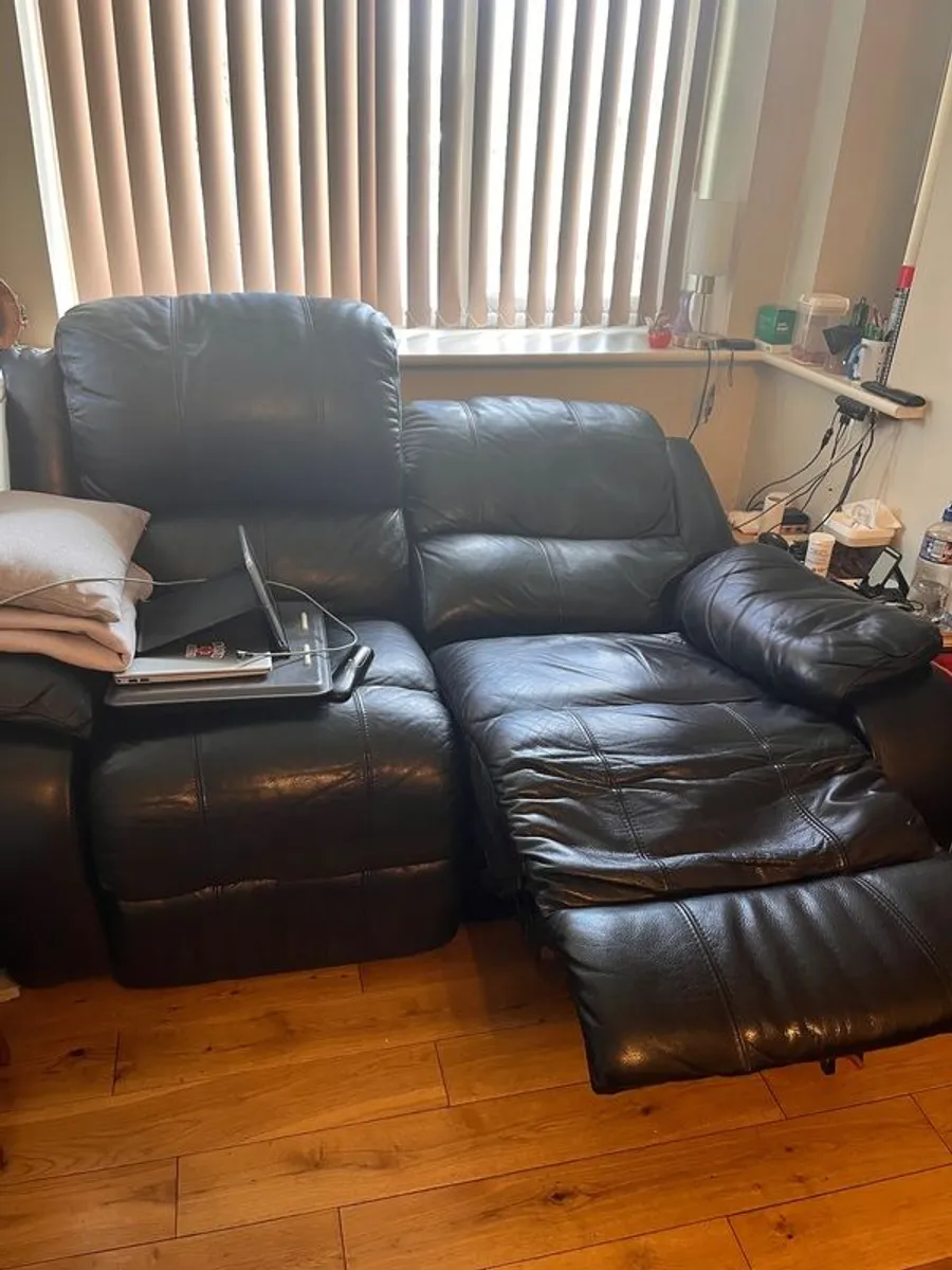 2 seat leather electric reclining sofa - Image 2