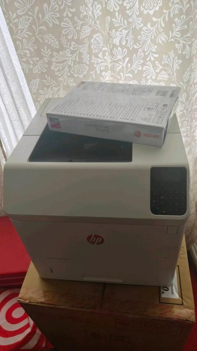 HP LaserJet Enterprise M604 - Image 2