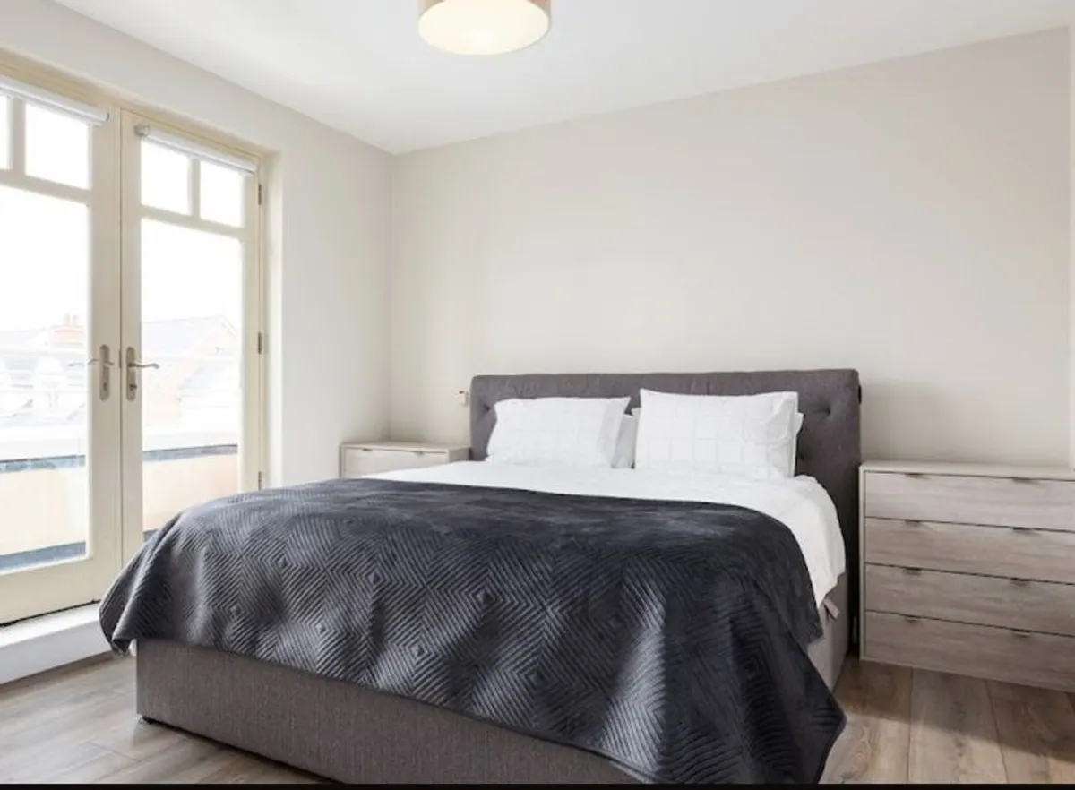 Versace Superking 6ft Bed with D'Arcy & Galvin Mattress and Headboard with Mechanical storage - Image 1