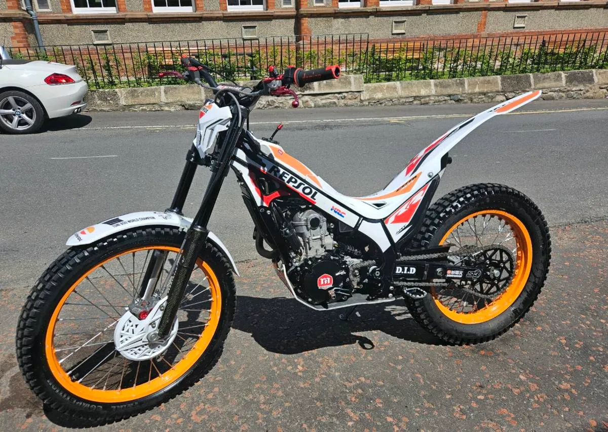 Honda montesa 301rr 4rt  trials bike MINT - Image 1