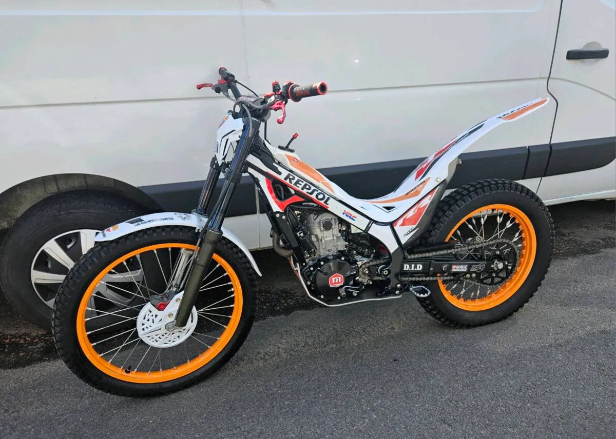Honda montesa 301rr 4rt  trials bike MINT - Image 4