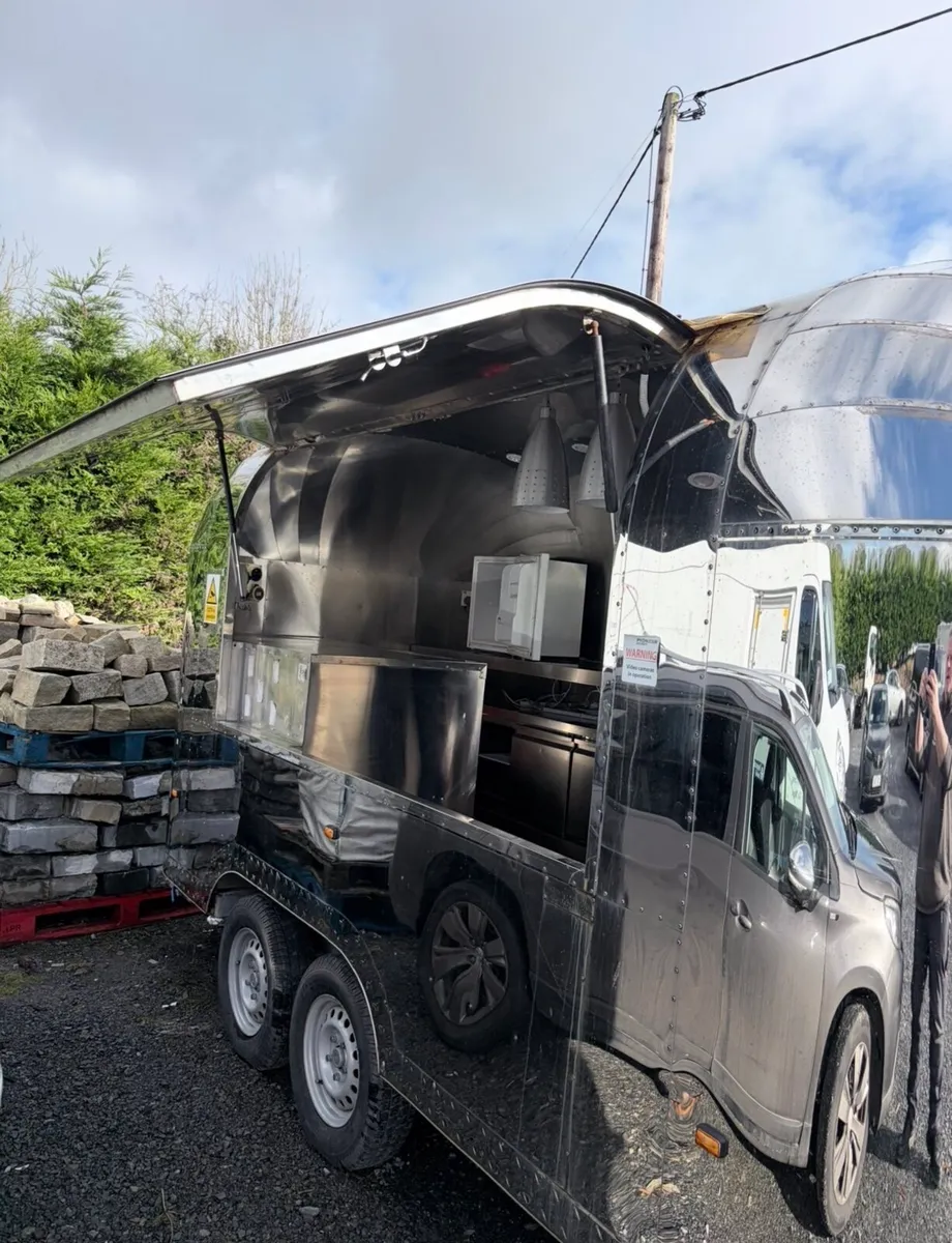 Airstream Catering trailer - Image 2