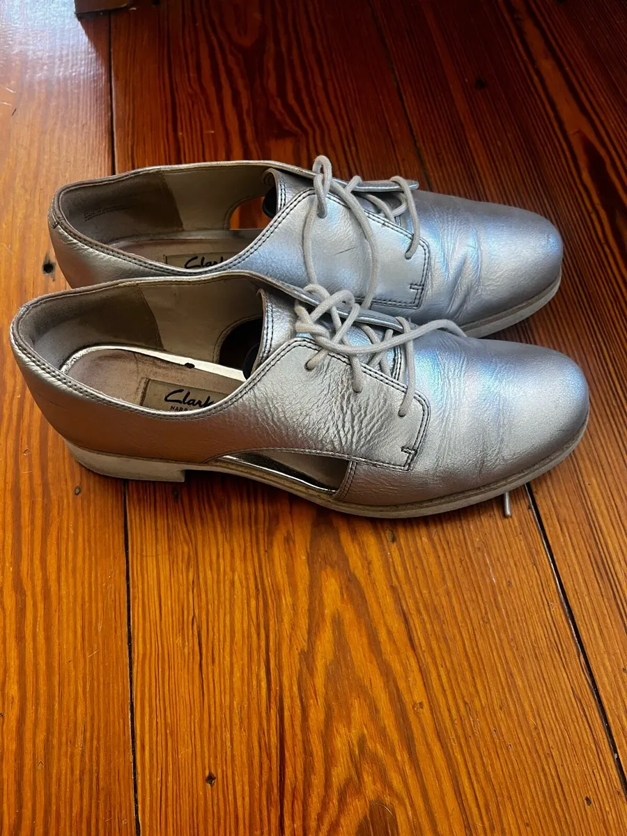 Clarke’s silver brogues - Image 3
