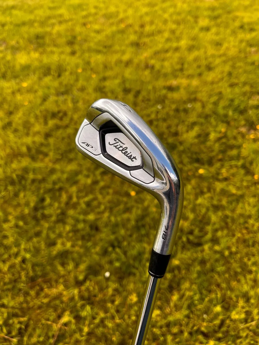 Titleist AP3 4 Iron (Rare) - Image 1