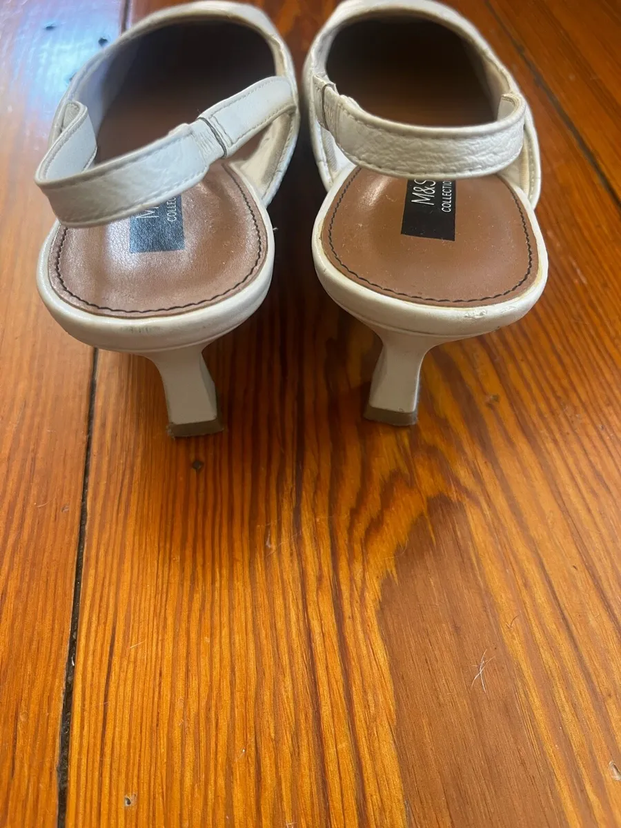 Marks & Spencer kitten heels - Image 3
