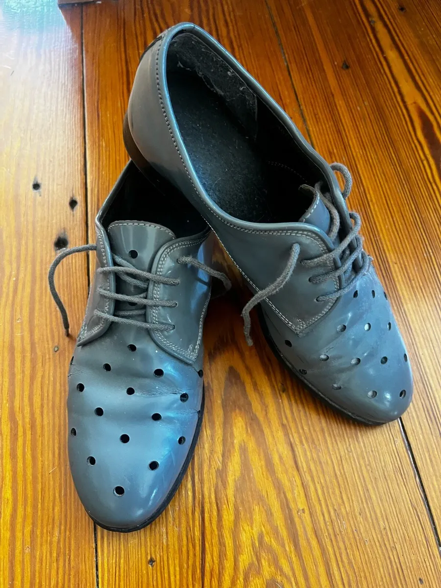 Caroline Donnelly grey brogues - Image 1