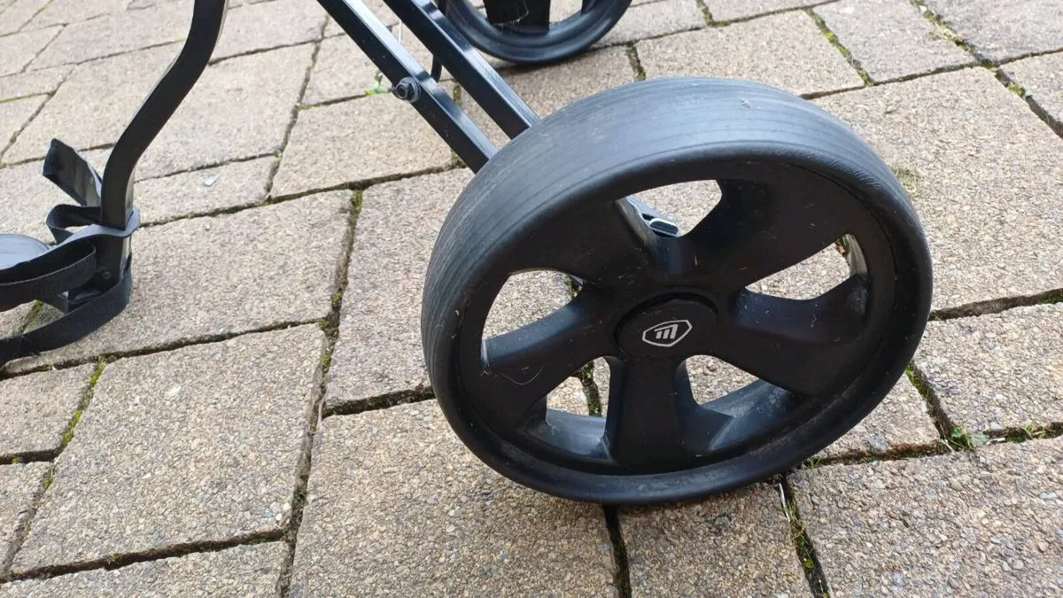 Master Series 3 golf trolley - Image 1