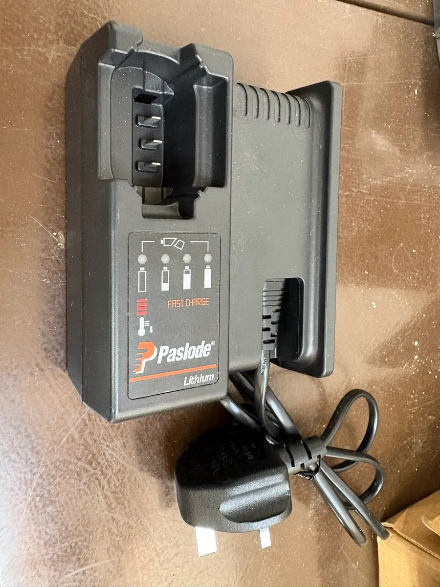 Paslode charger for new type batteries New - Image 1