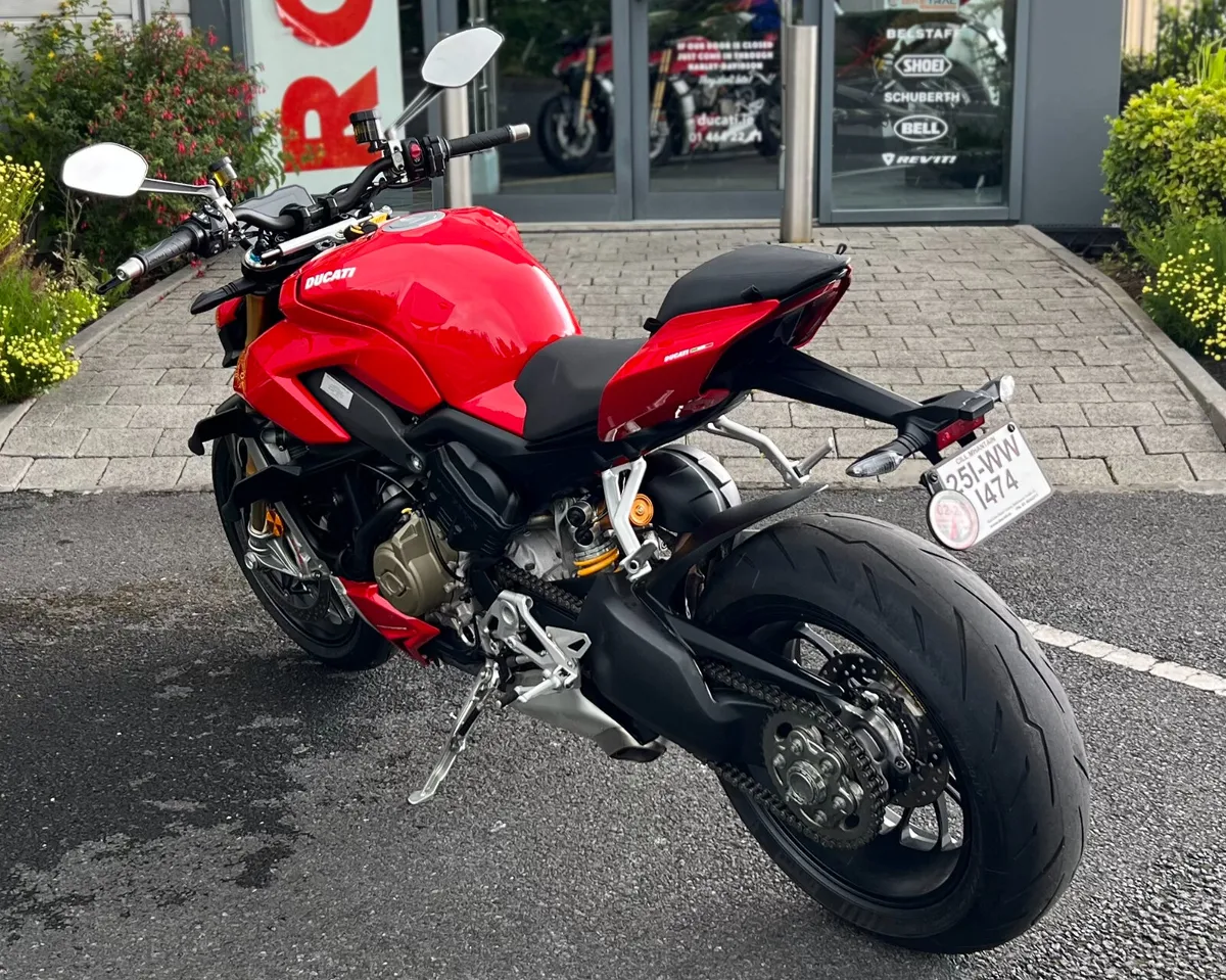 DUCATI STREETFIGHTER V4 S €399 per month - Image 4