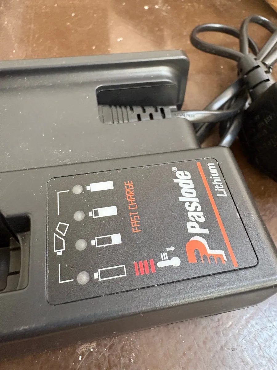 Paslode charger for new type batteries New - Image 2