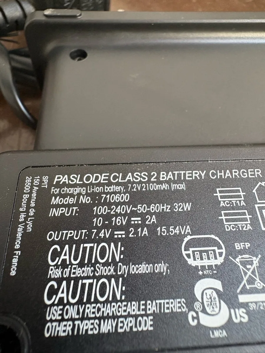 Paslode charger for new type batteries New - Image 3