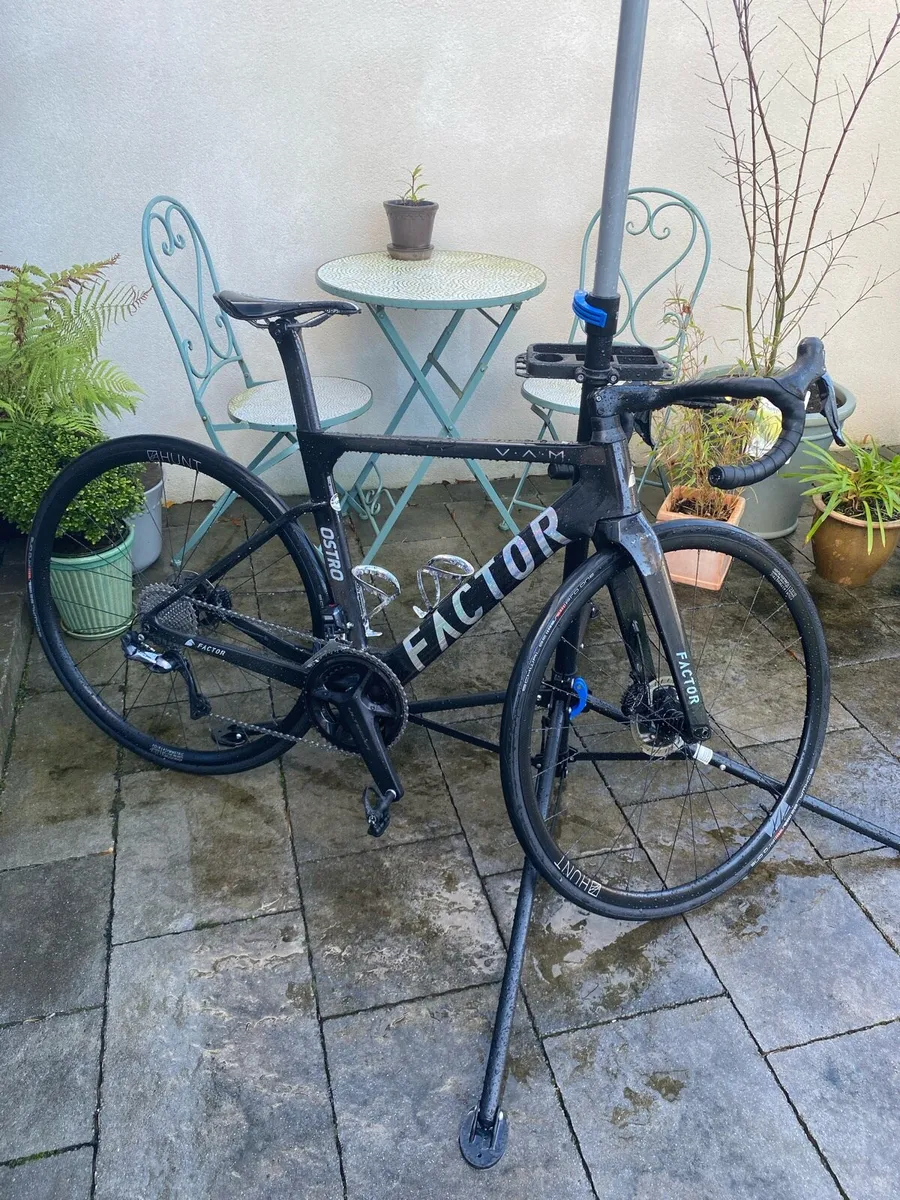 Factor Ostro Vam Di2 Carbon Road Bike - Image 4