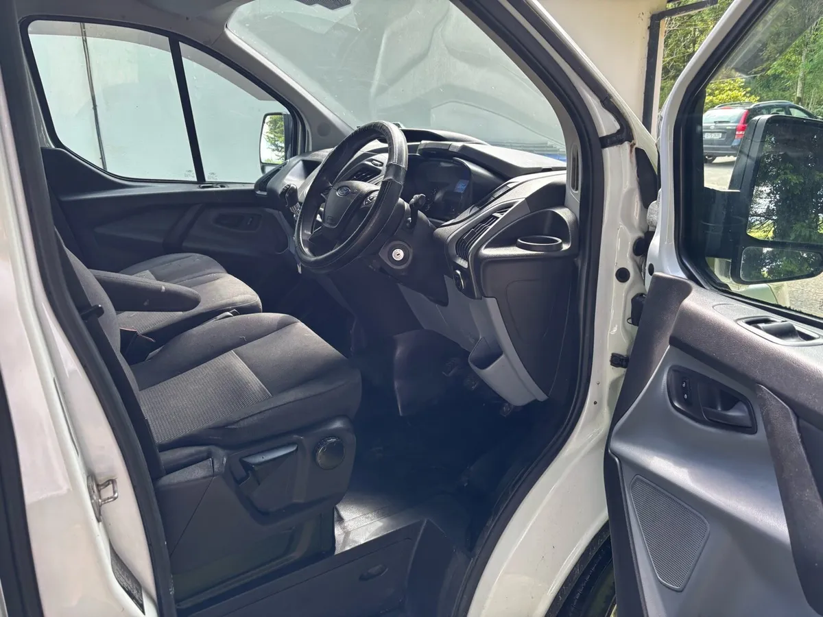 FORD TRANSIT CUSTOM - Image 4