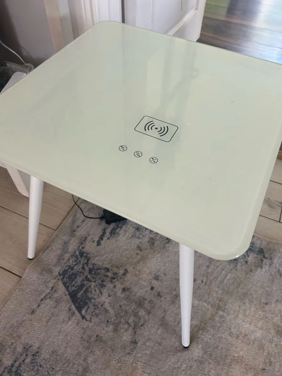 Wireless charging table with speaker - Image 2
