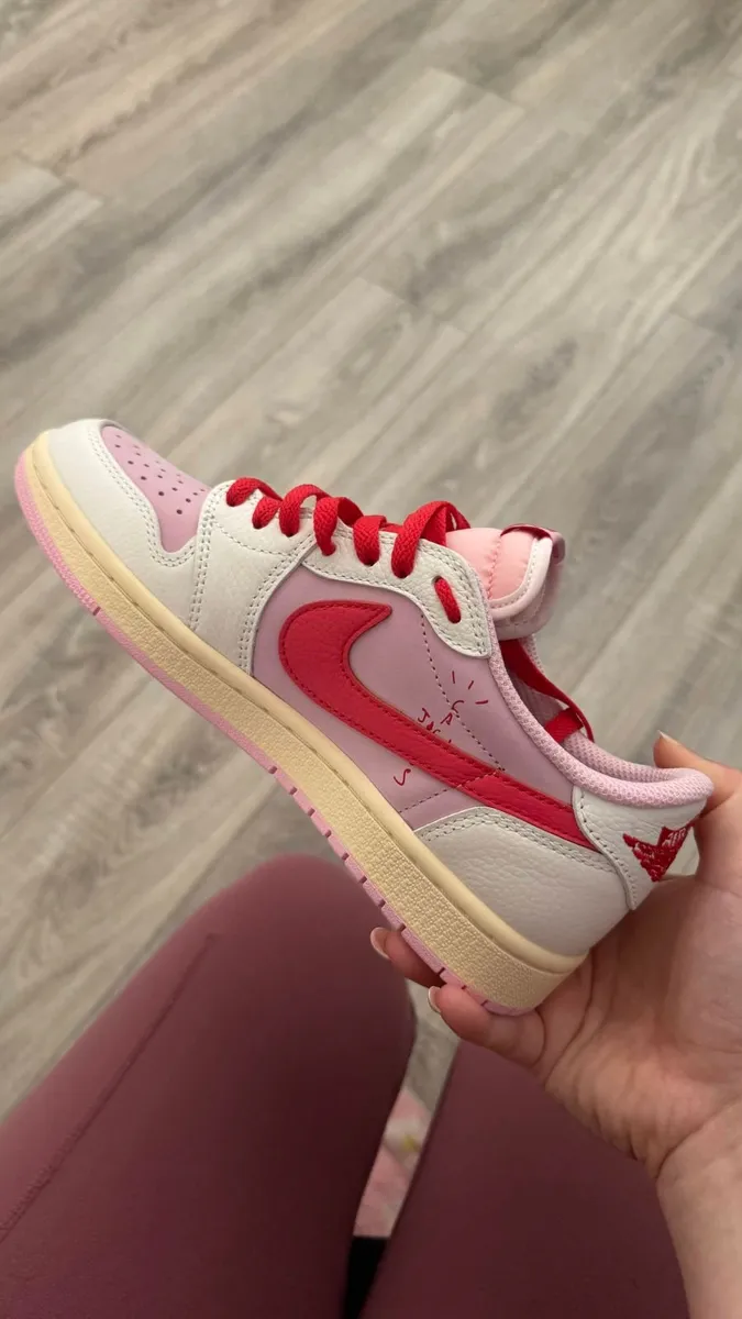 Air Jordan 1 Low x Travis Scott - Image 3
