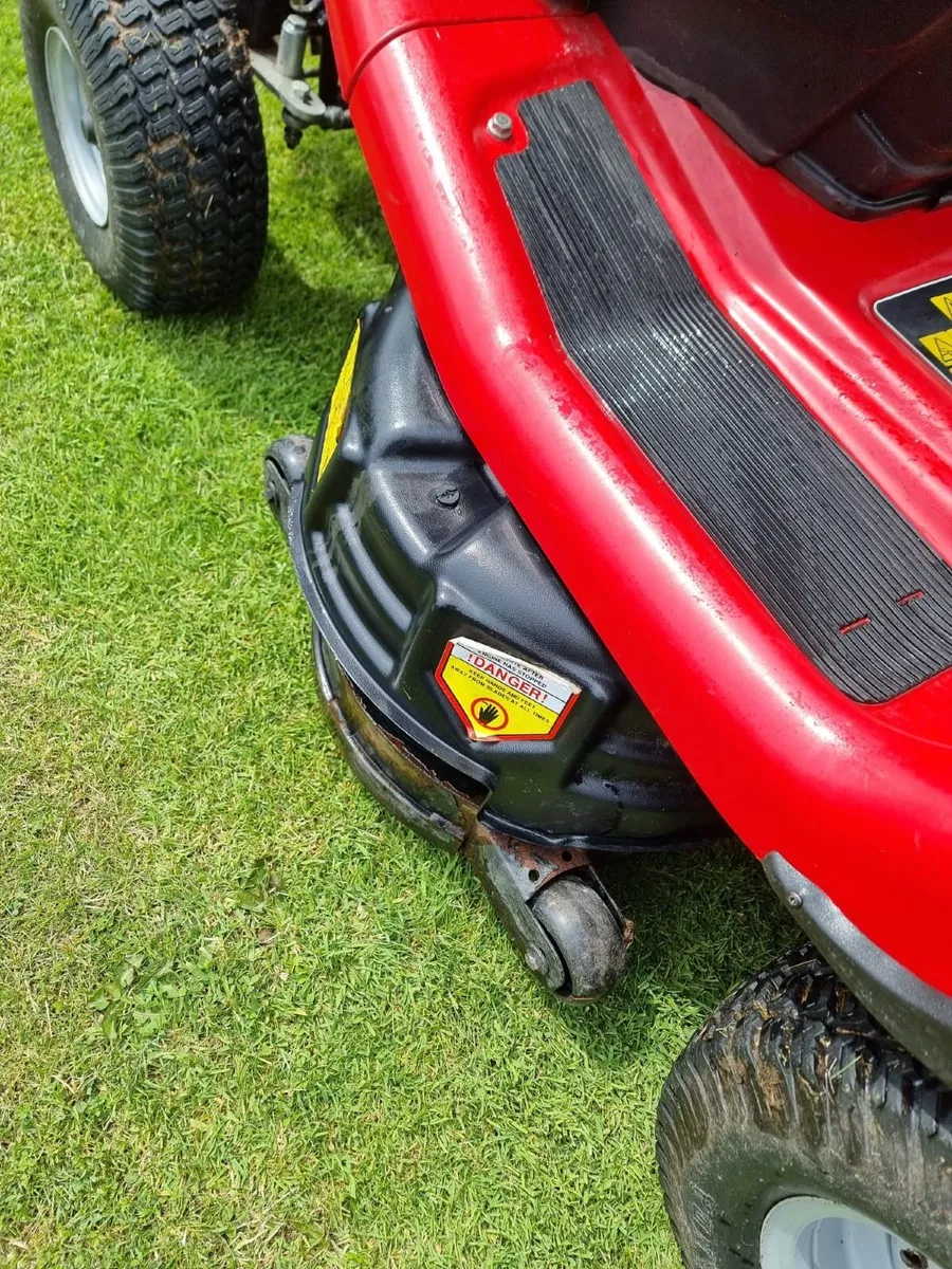 Ride-on Lawnmower - Image 3