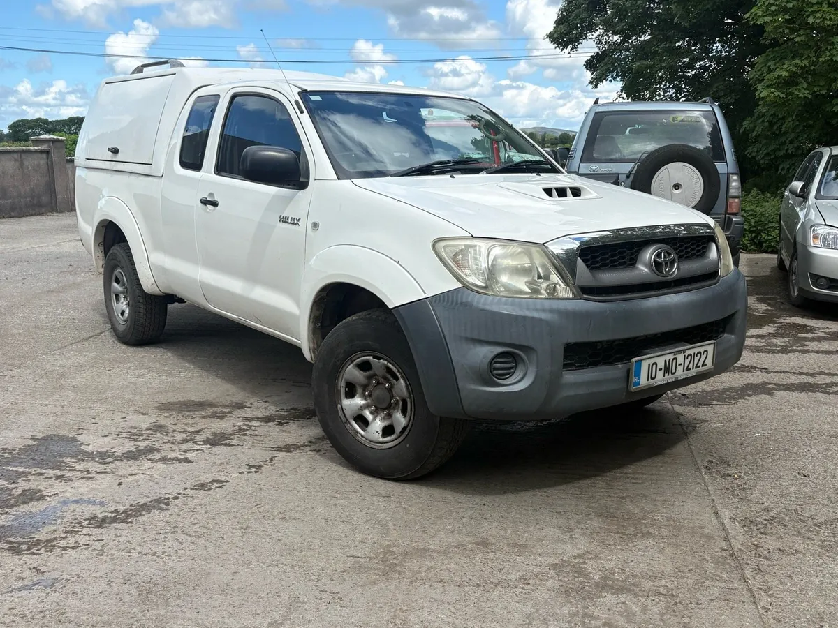 Toyota Hilux 2010 - Image 1