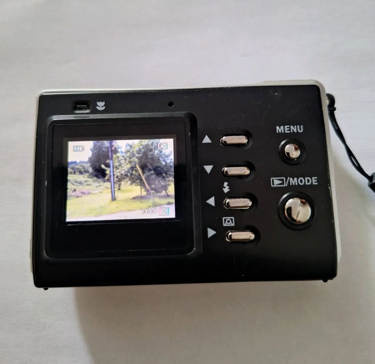 Vivitar Vivicam 3188 3.1MP Digital Camera - Image 4